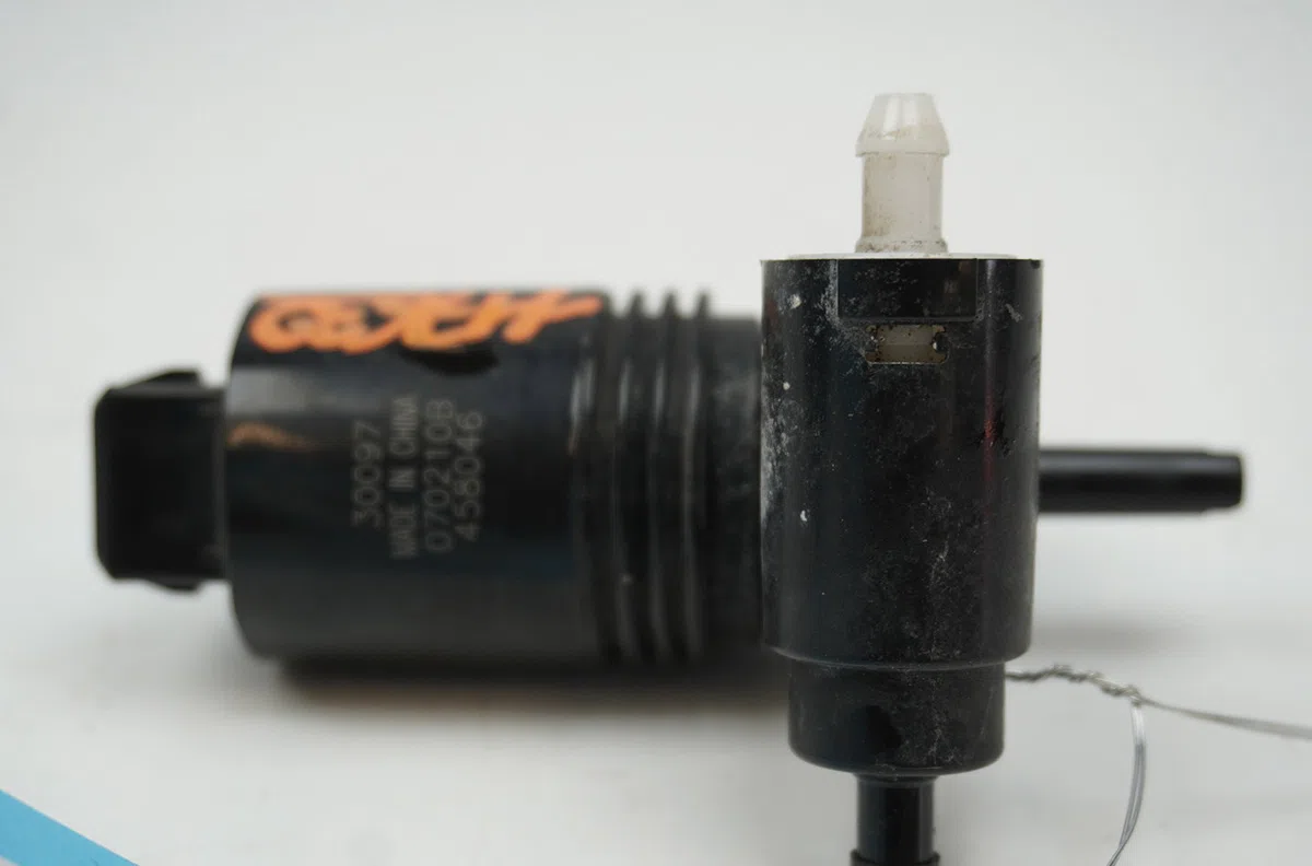 Pompe lave-glace avant Nissan MICRA III (K12) 1.2 16v (2003-2010) occasion