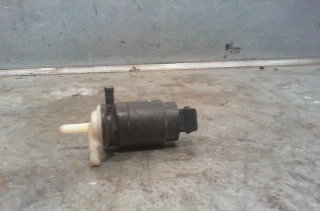Pompe lave-glace avant NISSAN PRIMERA 2005 occasion