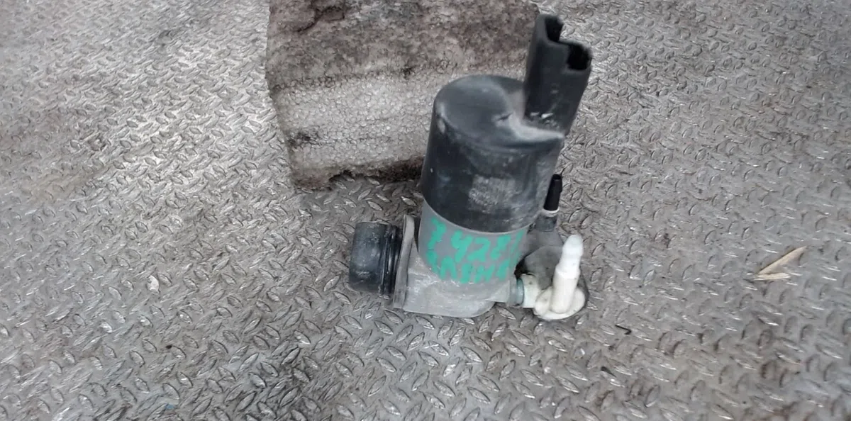 Pompe lave-glace avant Nissan QASHQAI - QASHQAI 2 I (J10, NJ10, JJ10E) 1.5 dci (2010-2013) 5 portes occasion