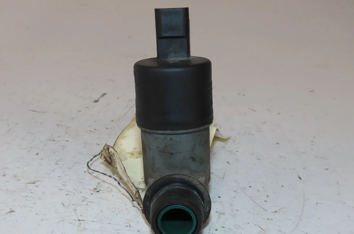 Pompe lave-glace avant Nissan QASHQAI - QASHQAI 2 I (J10, NJ10, JJ10E) 1.5 dci (2010-2013) occasion
