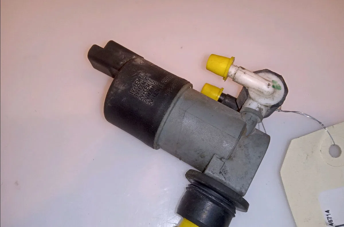 Pompe lave-glace avant Nissan QASHQAI - QASHQAI 2 I (J10, NJ10, JJ10E) 2.0 dci (2007-2013) occasion