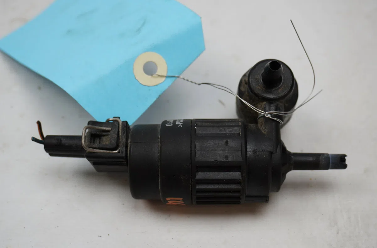 Pompe lave-glace avant Opel AGILA (A) (H00) 1.2 16v twinport (f68) (2004-2007) occasion