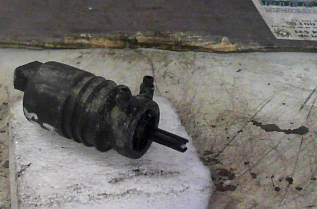 Pompe lave-glace avant Opel ASTRA G 3-5 portes (T98) 2.0 dti 16v (f08, f48) (1999-2005) occasion