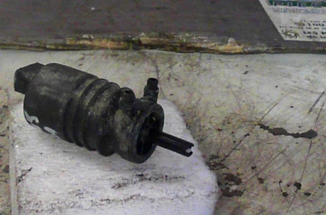 Pompe lave-glace avant Opel ASTRA G 3-5 portes (T98) 2.0 dti 16v (f08, f48) (1999-2005) occasion
