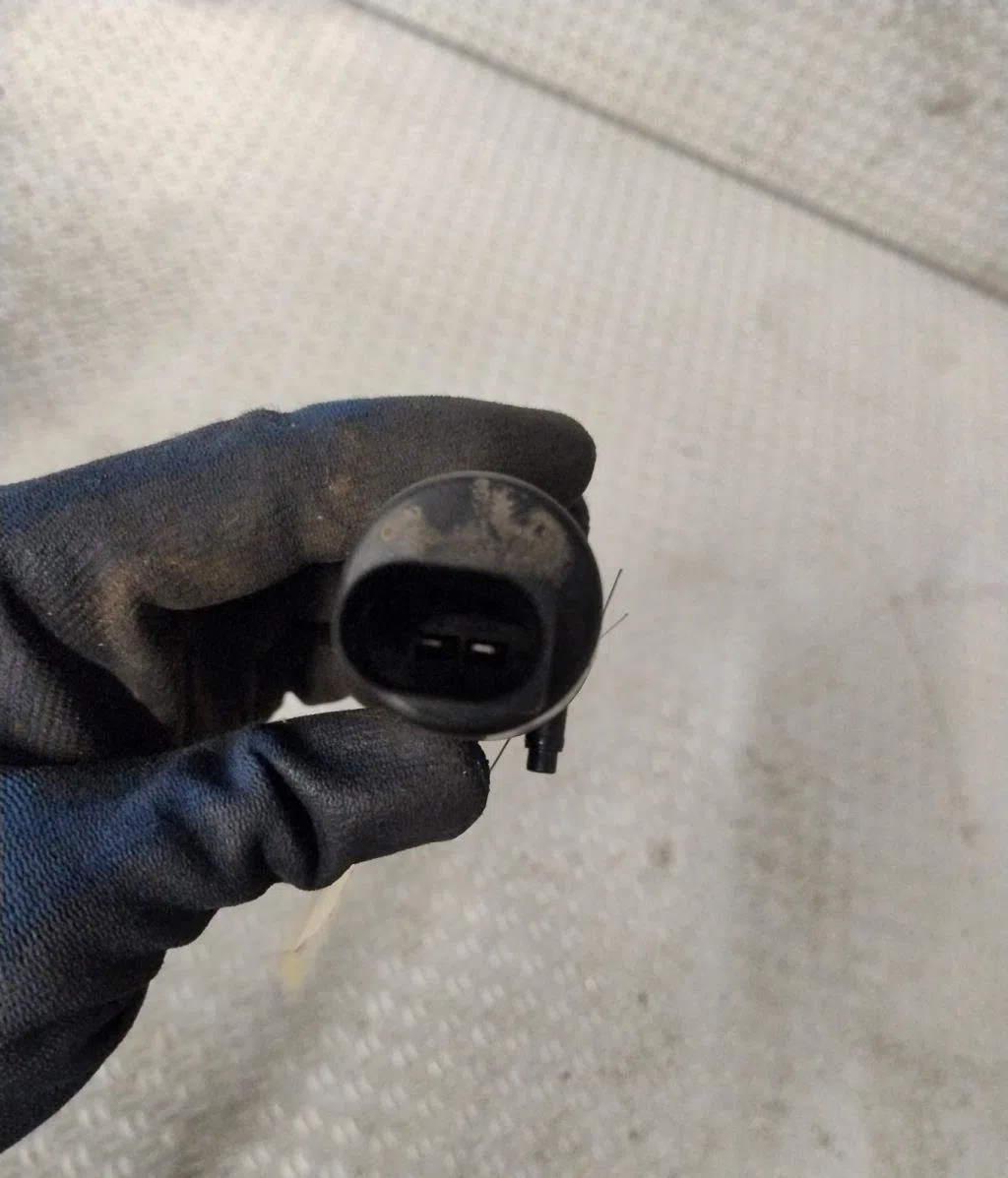 Pompe lave-glace avant OPEL ASTRA J  ASTRA J PHASE 1 occasion