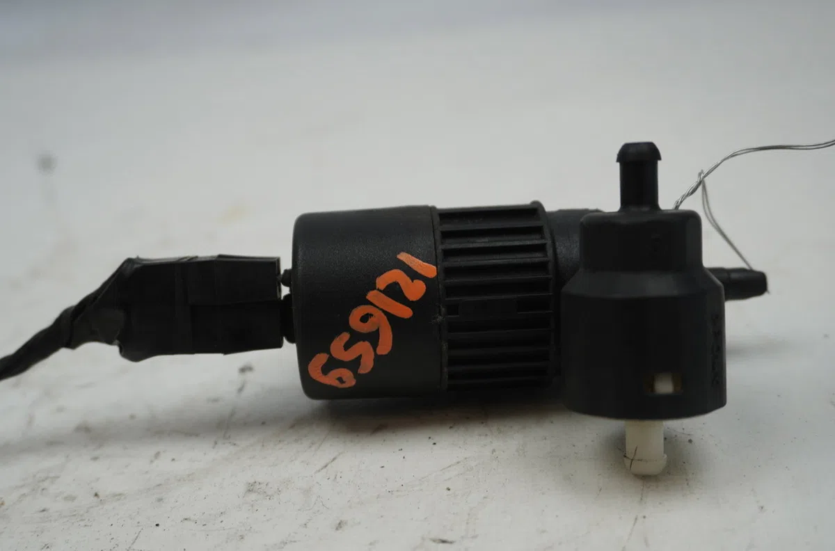 Pompe lave-glace avant Opel CORSA B (S93) 1.4 i (f08, f68, m68) (1993-2000) occasion
