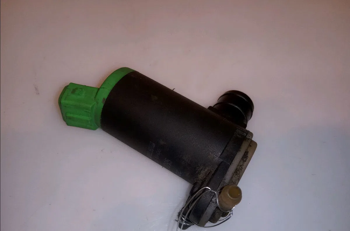 Pompe lave-glace avant Peugeot 206 3-5 portes (2A-C) 1.4 i (1998-2012) 3 portes occasion