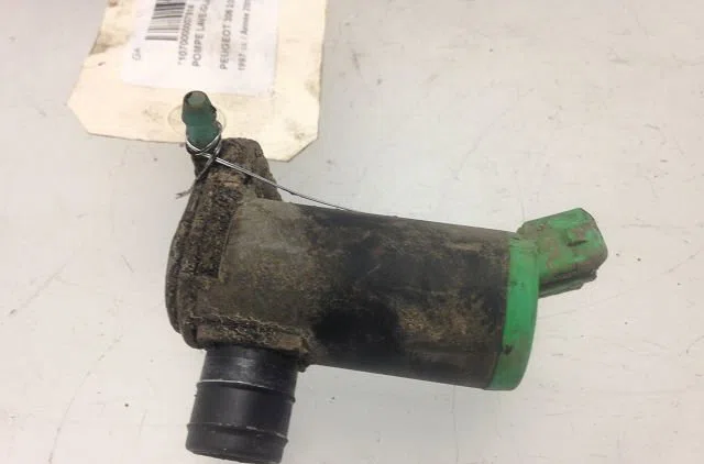 Pompe lave-glace avant Peugeot 306 3-5 portes (7A, 7C, N3, N5) 2.0 hdi 90 (1999-2002) occasion