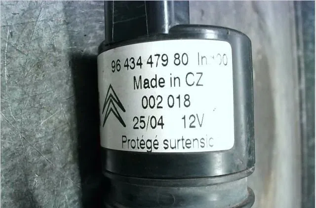 Pompe lave-glace avant Peugeot 407 SW (6E_) 2.0 (2004-2005) occasion