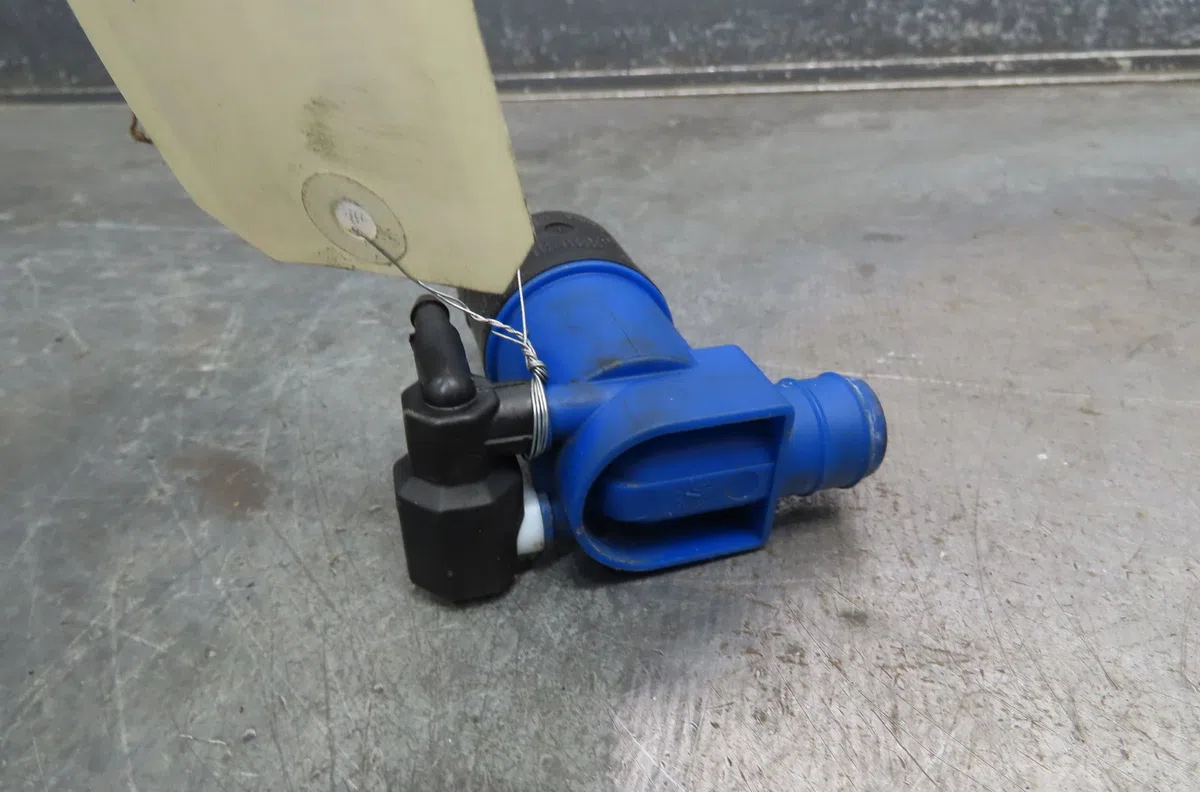 Pompe lave-glace avant RENAULT CLIO 2014 occasion