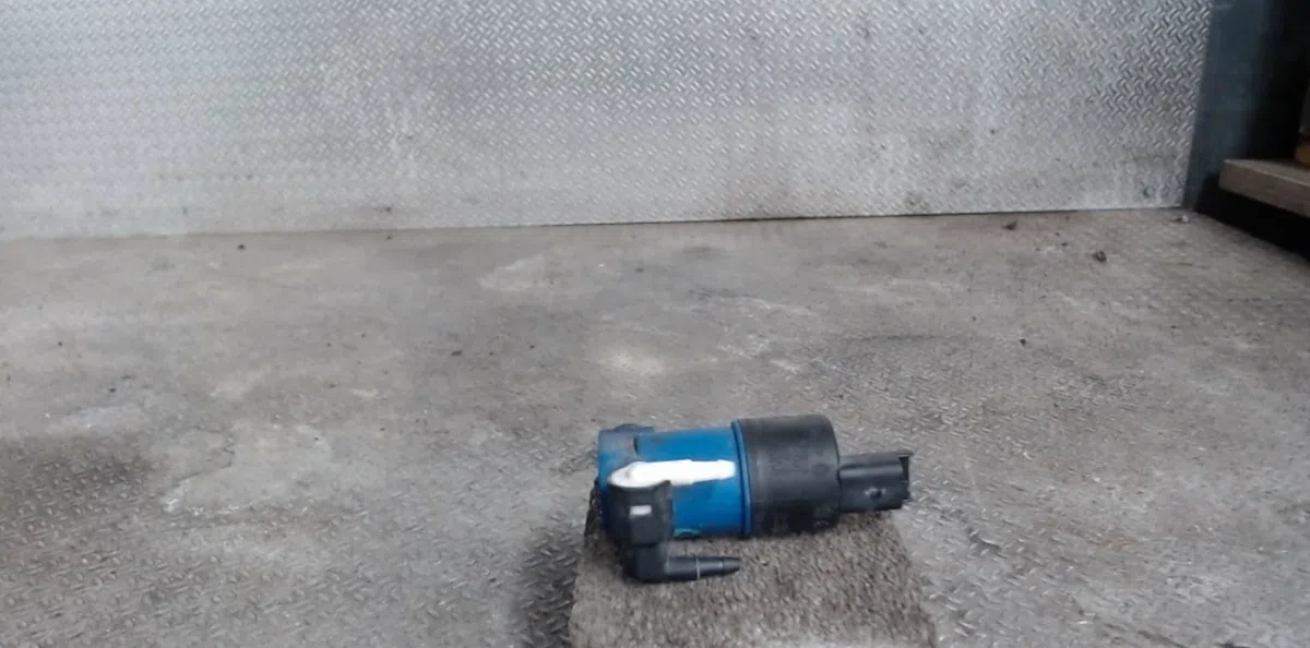 Pompe lave-glace avant RENAULT CLIO 4 CLIO 4 PHASE 1 occasion