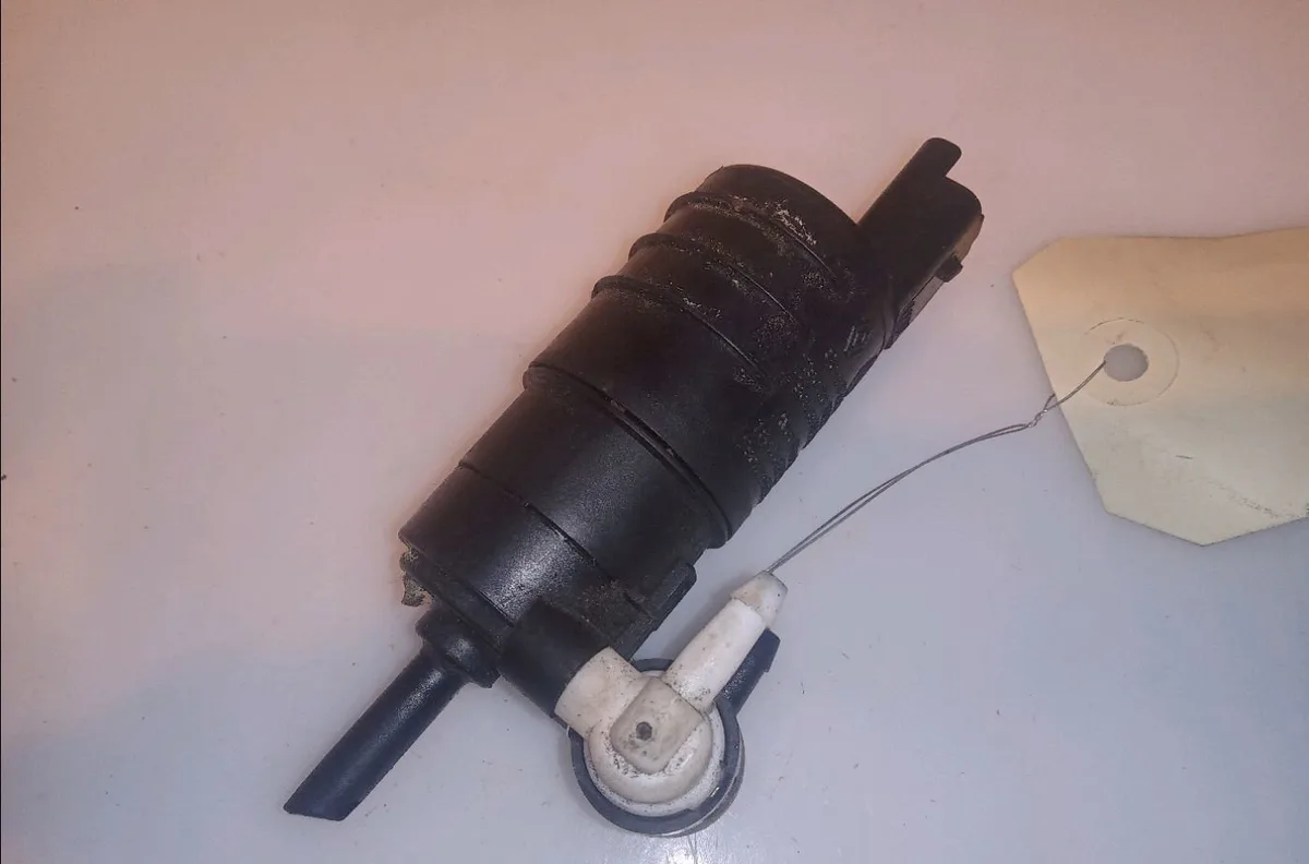 Pompe lave-glace avant Renault CLIO II (BB_, CB_) 1.5 dci (b-cb08) (2001-2005) 5 portes occasion
