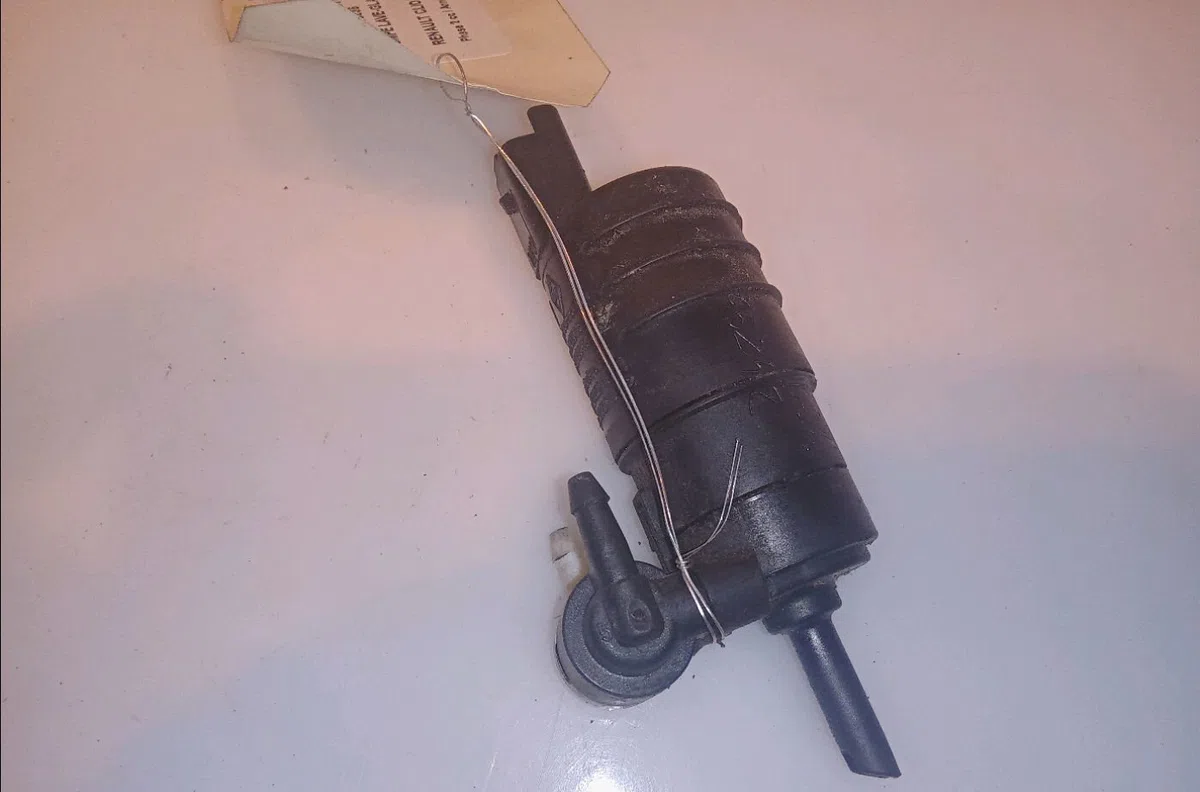 Pompe lave-glace avant Renault CLIO II (BB_, CB_) 1.5 dci (b-cb08) (2001-2005) 5 portes occasion