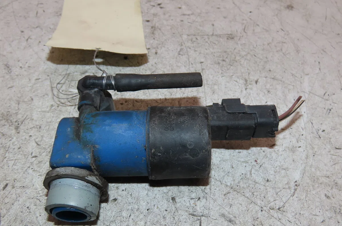 Pompe lave-glace avant Renault CLIO III (BR0-1, CR0-1) 1.5 dci (c-br0g, c-br1g) (2005-2012) 5 portes occasion