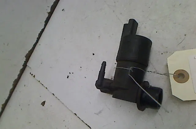 Pompe lave-glace avant Renault KANGOO Express (FW0-1_) 1.5 dci 85 (fw0k, fw0l, fw0b) (2008) occasion