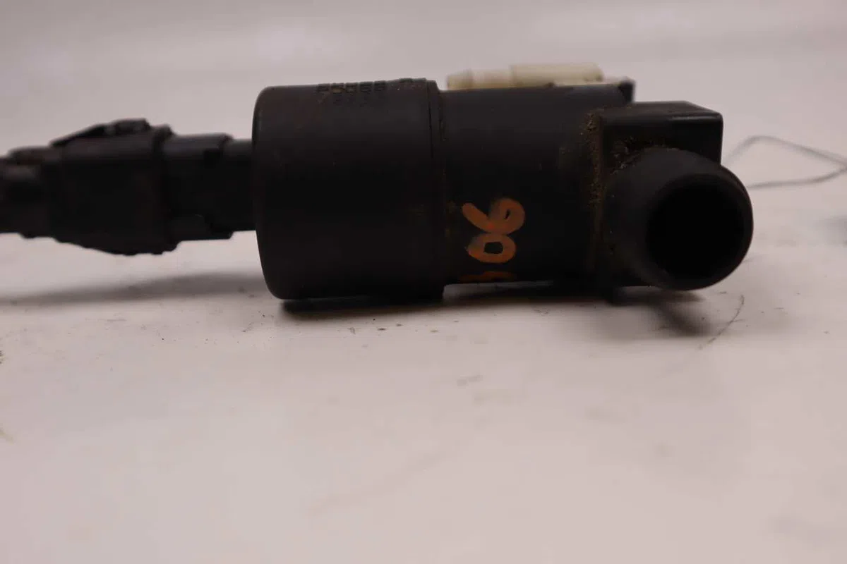 Pompe lave-glace avant Renault KANGOO III Camionnette-Monospace 1.5 blue dci 75 (fjaa) (2021) occasion