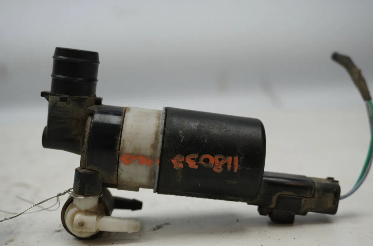 Pompe lave-glace avant Renault LAGUNA III (BT0-1) 1.5 dci (bt00, bt0a, bt0t, bt1j) (2007-2015) 5 portes occasion