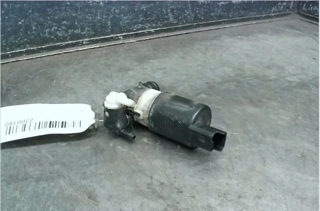 Pompe lave-glace avant Renault LAGUNA III (BT0-1) 2.0 dci (bt07, bt0j, bt14, bt1a, bt1s) (2007-2015) 5 portes occasion