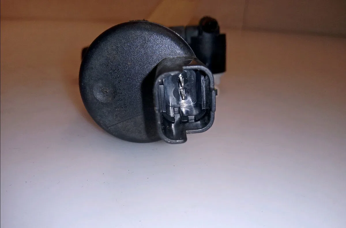 Pompe lave-glace avant Renault LAGUNA III Grandtour (KT0-1) 2.0 dci (kt07, kt0j, kt14, kt1a, kt1s) (2007-2015) occasion