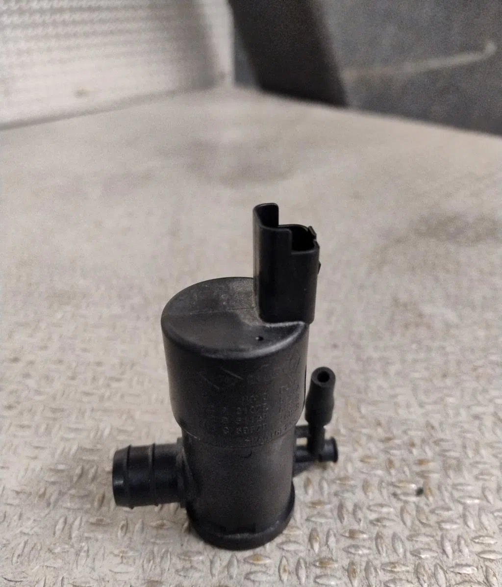 Pompe lave-glace avant Renault MASTER III Camion plate-forme-Châssis (EV, HV, UV) 2.3 dci 145 fwd (ev0e, ev0f, hv0e, hv0