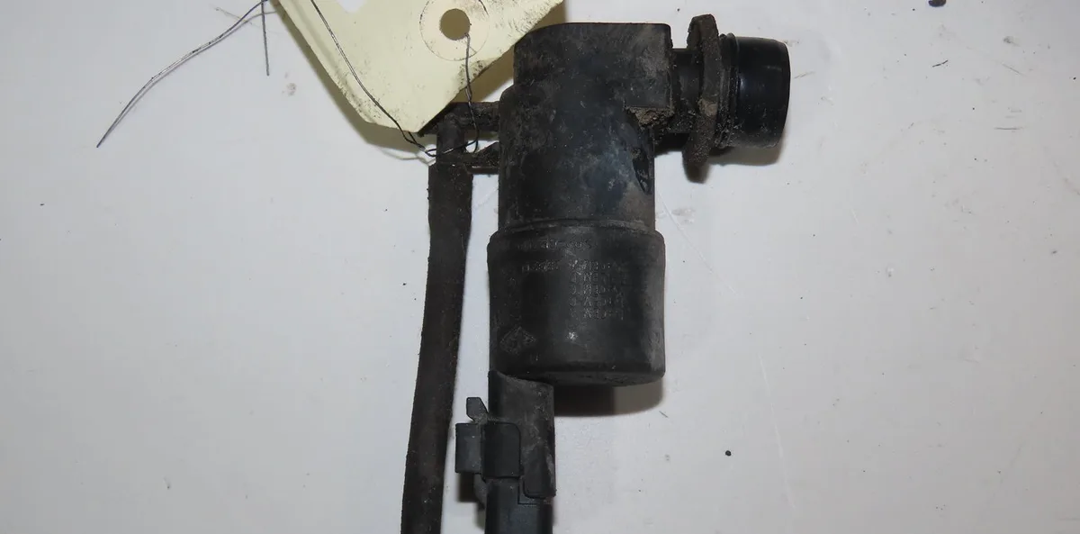 Pompe lave-glace avant Renault MASTER III Camionnette (FV) 2.3 dci 100 fwd (fv0a, fv0b, fv0g, fv0k, fv0h) (2010) occasio