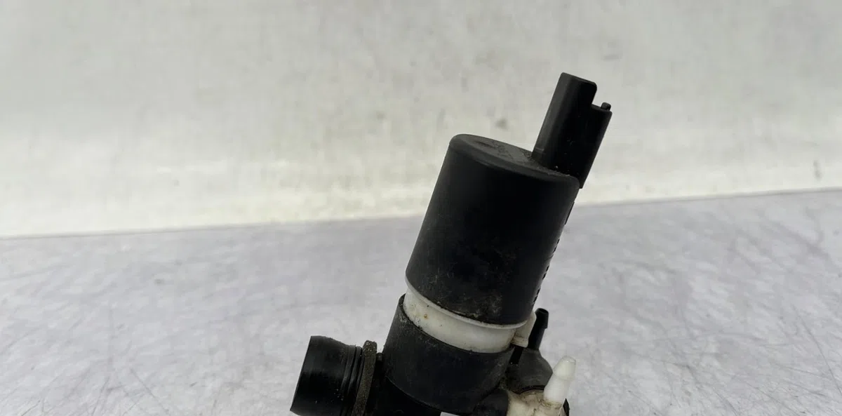 Pompe lave-glace avant RENAULT MEGANE 3 SOCIETE PHASE 2 occasion
