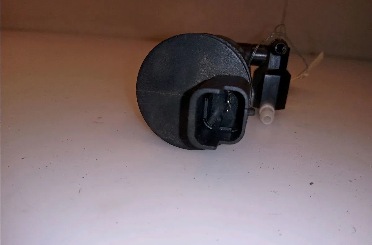 Pompe lave-glace avant Renault MEGANE I (BA0-1_) 1.4 16v (ba0d, ba1h, ba0w, ba10) (1999-2003) occasion