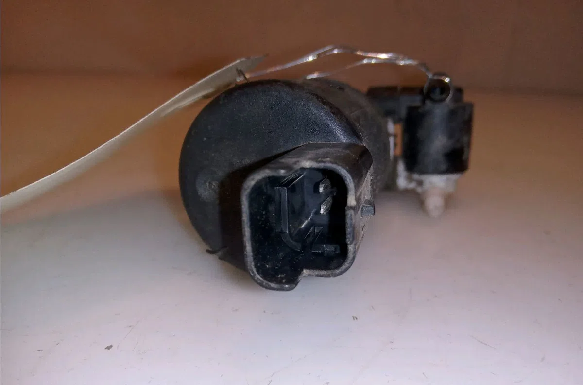 Pompe lave-glace avant Renault MEGANE III 3-5 portes (BZ0-1_, B3_) 1.4 tce (bz0f, bz1v) (2009) occasion