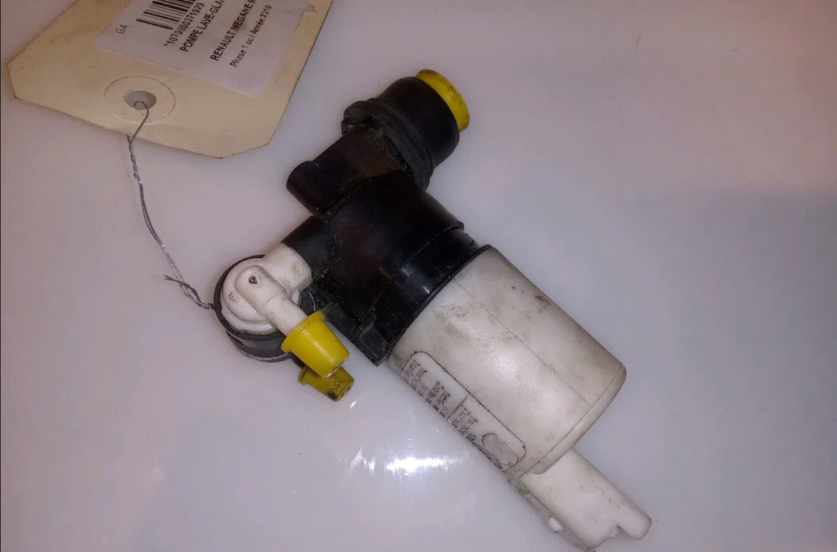Pompe lave-glace avant Renault MEGANE III 3-5 portes (BZ0-1_, B3_) 1.6 16v hi-flex (bz03) (2008-2015) occasion