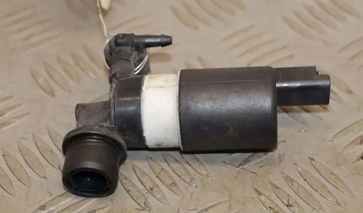 Pompe lave-glace avant Renault MEGANE III Coupé (DZ0-1_) 1.9 dci (dz0n, dz0j, dz1j, dz1k) (2008-2015) occasion
