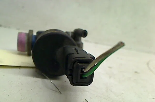 Pompe lave-glace avant Renault MODUS - GRAND MODUS (F-JP0_) 1.2 (jp0c, jp0k, fp0c, fp0k, fp0p, jp0p, jp0t) (2004) 5 port