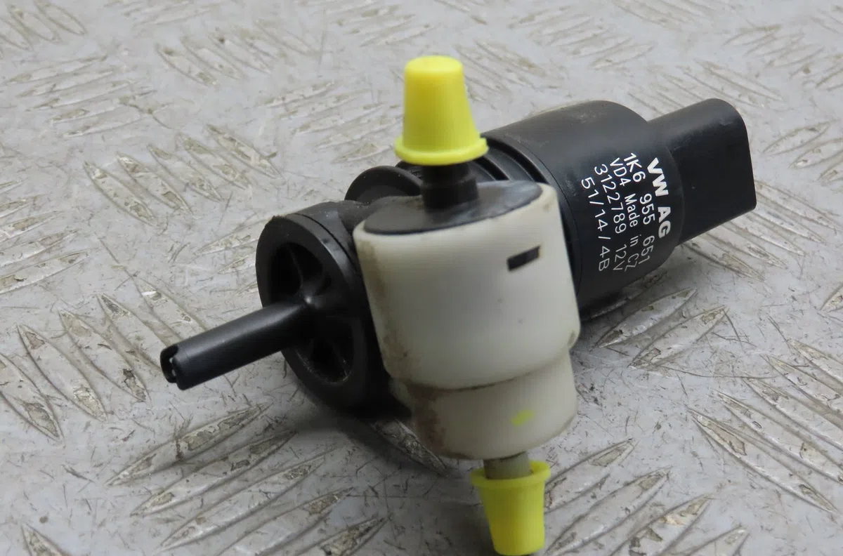 Pompe lave-glace avant Skoda OCTAVIA III Combi (5E5, 5E6) 2.0 tdi rs (2013-2020) occasion
