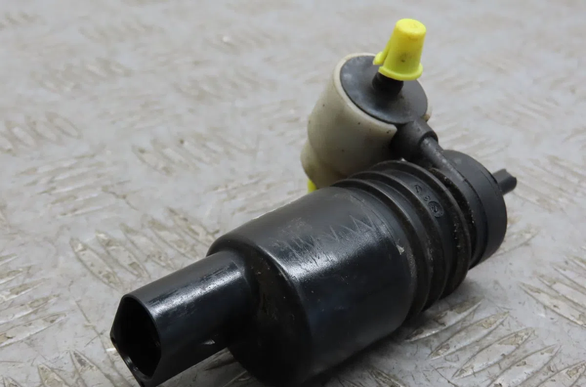 Pompe lave-glace avant Skoda OCTAVIA III Combi (5E5, 5E6) 2.0 tdi rs (2013-2020) occasion