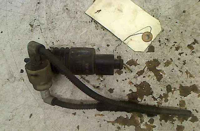 Pompe lave-glace avant Skoda ROOMSTER (5J7) 1.4 tdi (2006-2010) occasion