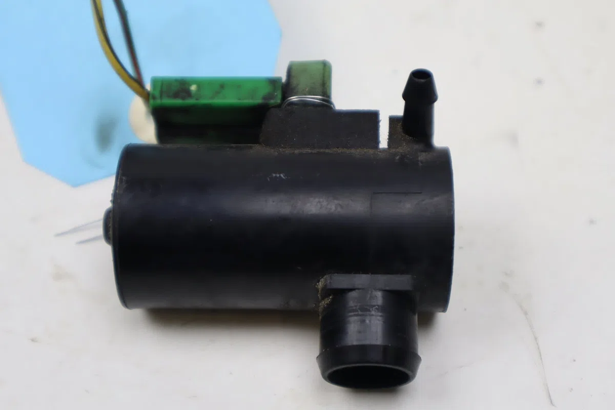 Pompe lave-glace avant Subaru IMPREZA Break (GF) 1.6 i awd (gf4) (1992-2000) occasion