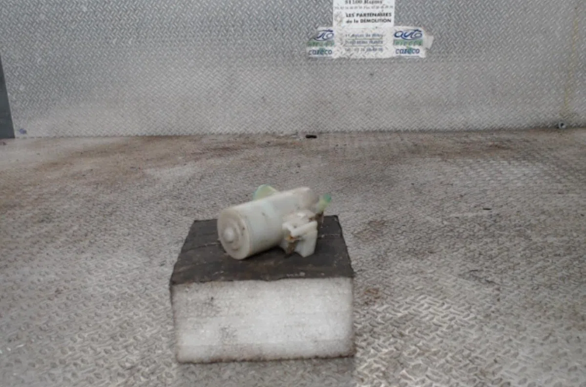 Pompe lave-glace avant Suzuki SWIFT III (MZ, EZ) 1.3 (rs 413) (2005) occasion