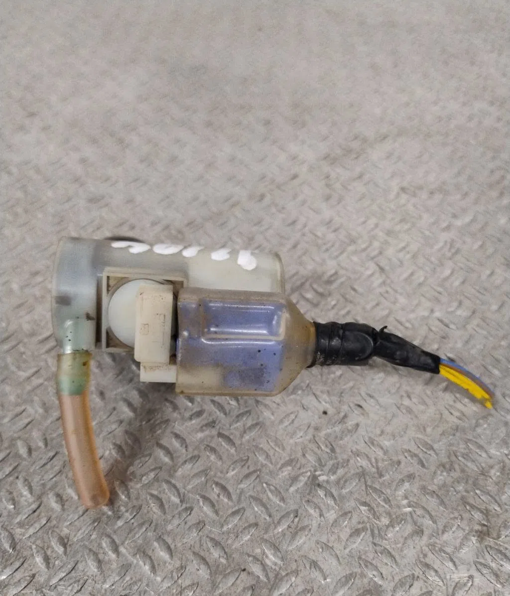 Pompe lave-glace avant Suzuki SWIFT III (MZ, EZ) 1.6 (rs 416, rr 416) (2006) occasion