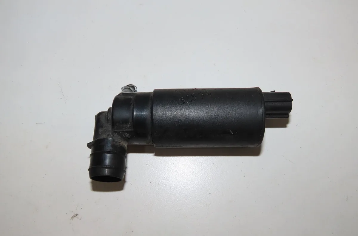 Pompe lave-glace avant TOYOTA AVENSIS II 2005 occasion