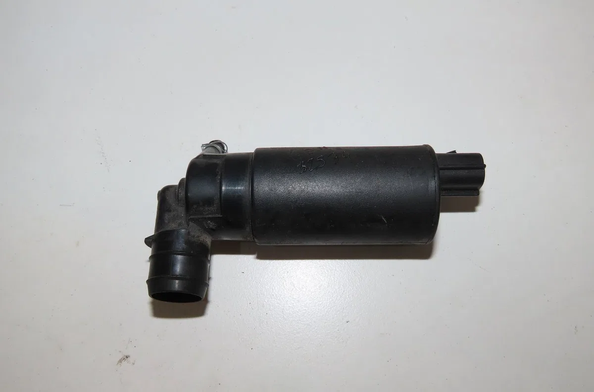 Pompe lave-glace avant TOYOTA AVENSIS II 2005 occasion