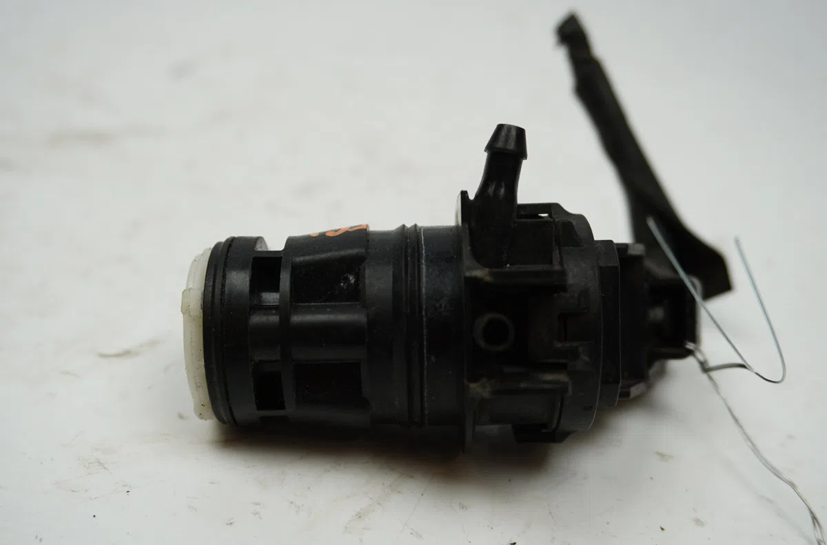 Pompe lave-glace avant Toyota PRIUS Liftback (_W2_) 1.5 hybrid (nhw20_) (2003-2009) occasion
