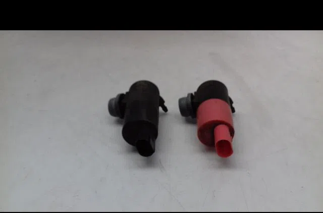 Pompe lave-glace avant Toyota YARIS (_P9_) 1.3 vvt-i (scp90_) (2005-2010) occasion