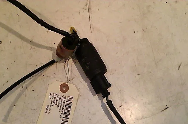 Pompe lave-glace avant VOLKSWAGEN FOX occasion