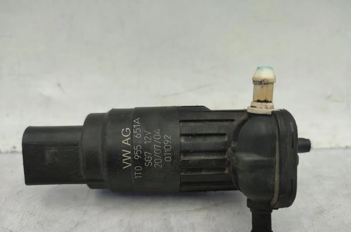 Pompe lave-glace avant VOLKSWAGEN GOLF 5 occasion