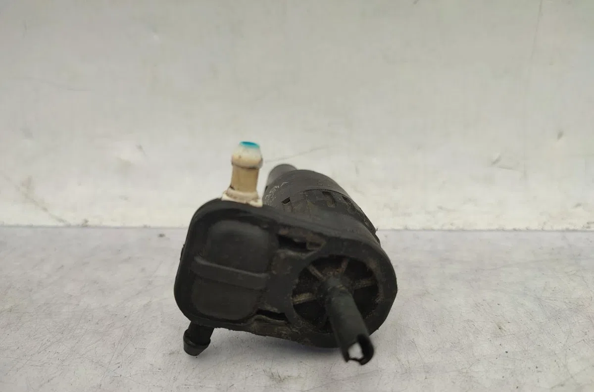 Pompe lave-glace avant VOLKSWAGEN GOLF 5 occasion