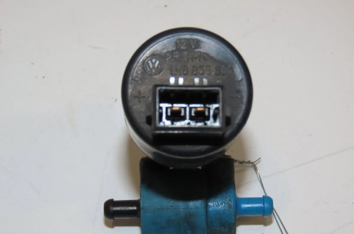 Pompe lave-glace avant VOLKSWAGEN GOLF III 1995 occasion