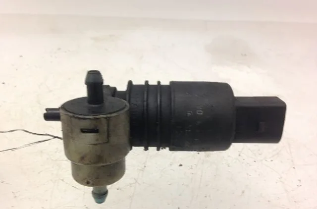 Pompe lave-glace avant VOLKSWAGEN GOLF IV 1998 occasion
