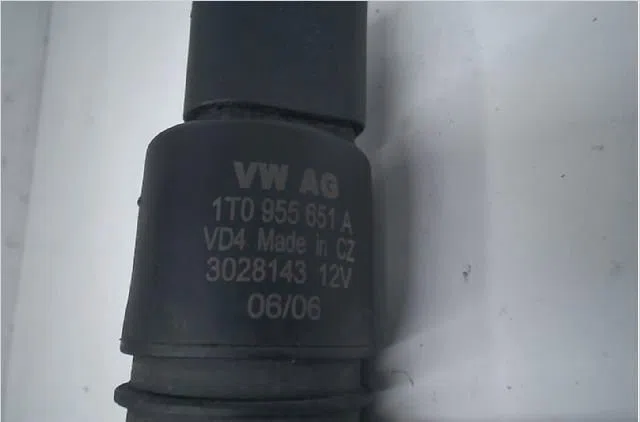 Pompe lave-glace avant Volkswagen JETTA III (1K2) 2.0 tdi 16v (2005-2010) occasion