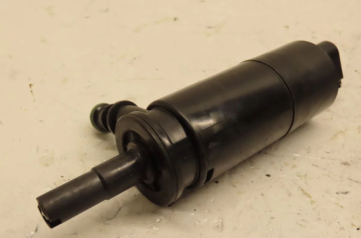 Pompe lave-glace avant Volkswagen JETTA IV (162, 163, AV3, AV2) 1.4 tsi hybrid (2011) occasion