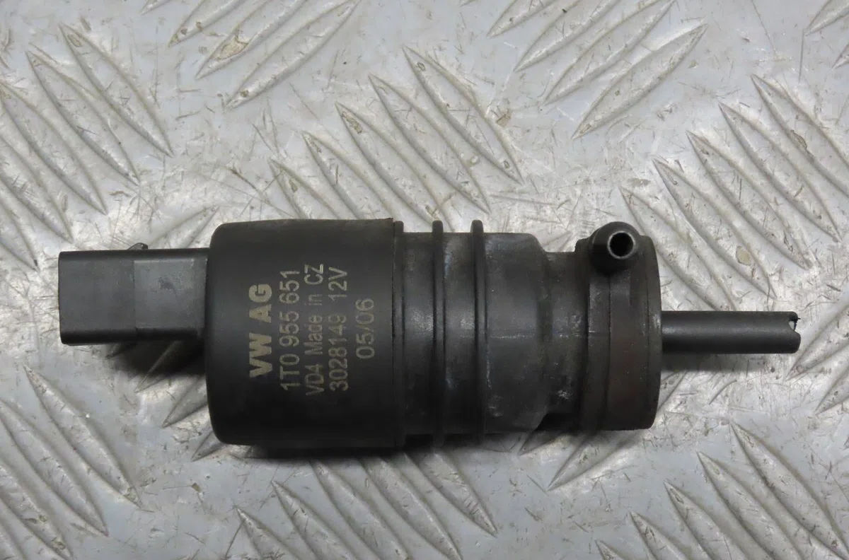 Pompe lave-glace avant Volkswagen PASSAT B6 (3C2) 2.0 tdi 16v (2005-2010) occasion