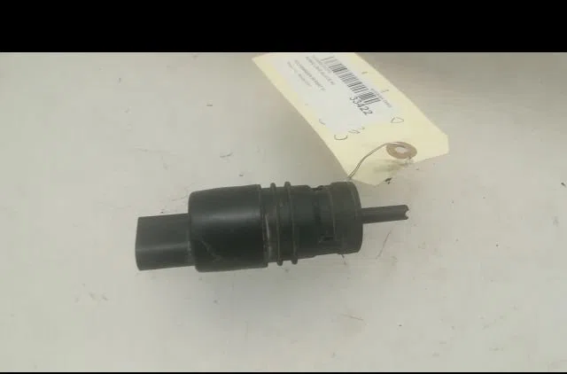 Pompe lave-glace avant Volkswagen PASSAT B7 (362) 1.6 tdi (2010-2014) occasion